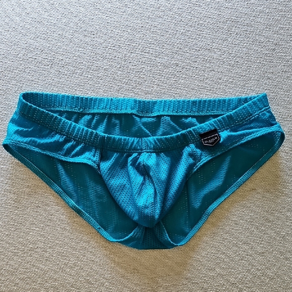 Calvin Klein Men's Blue Briefs - Picture 1 of 4